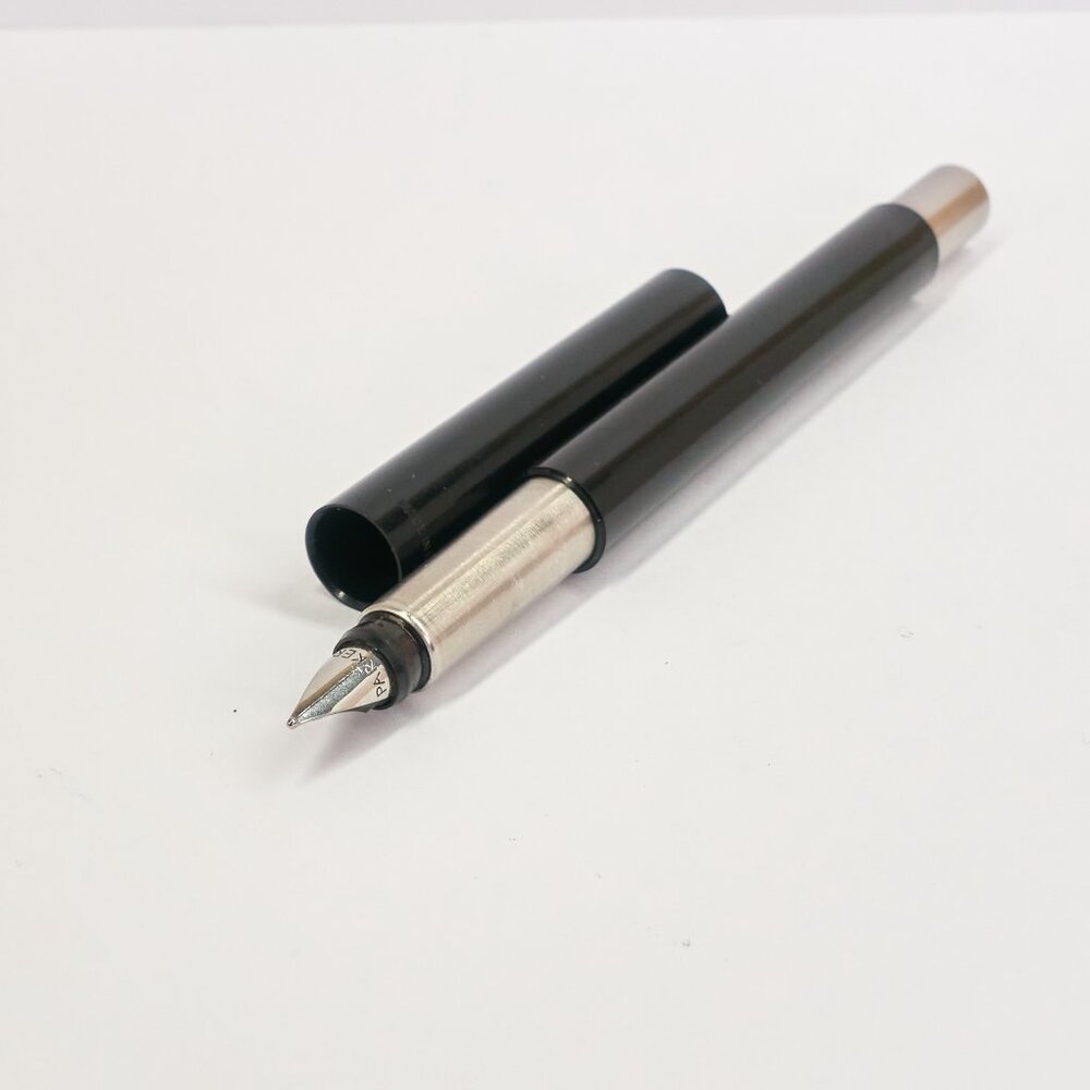Parker Vector Fountain Pen / Red Barrel / Made in USA / Fine Nib
